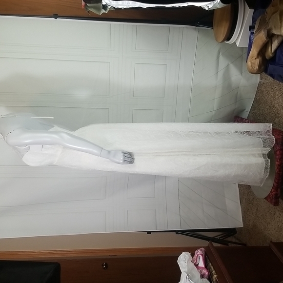 David's Bridal SZ 8 Wedding Dress Ivory High Neck Empire Waist Lace Halter FLAW - Picture 6 of 17